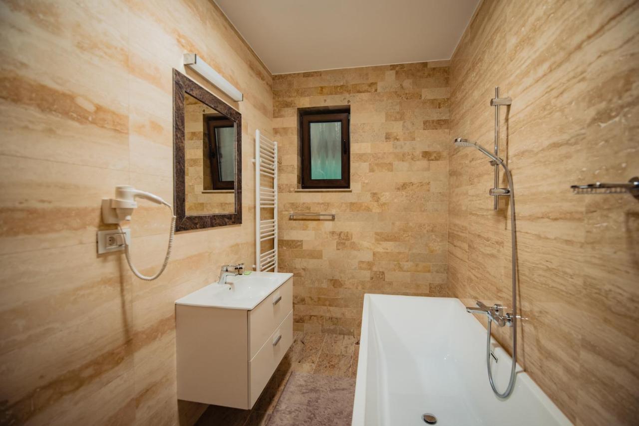 Casa Maiereana Otel Anies Dış mekan fotoğraf